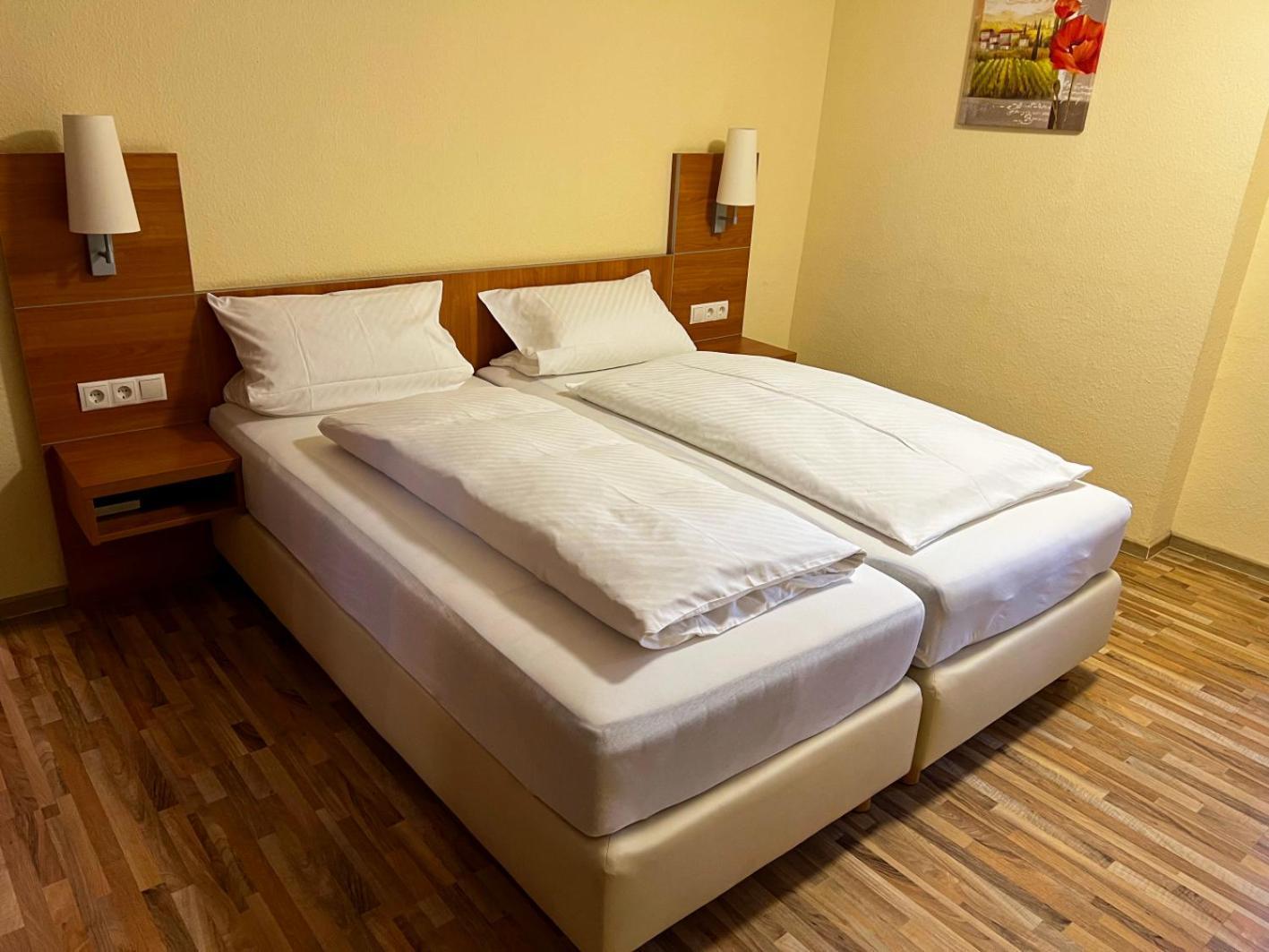 Hotel-Restaurant Zum Kirschbaum Rottendorf Экстерьер фото