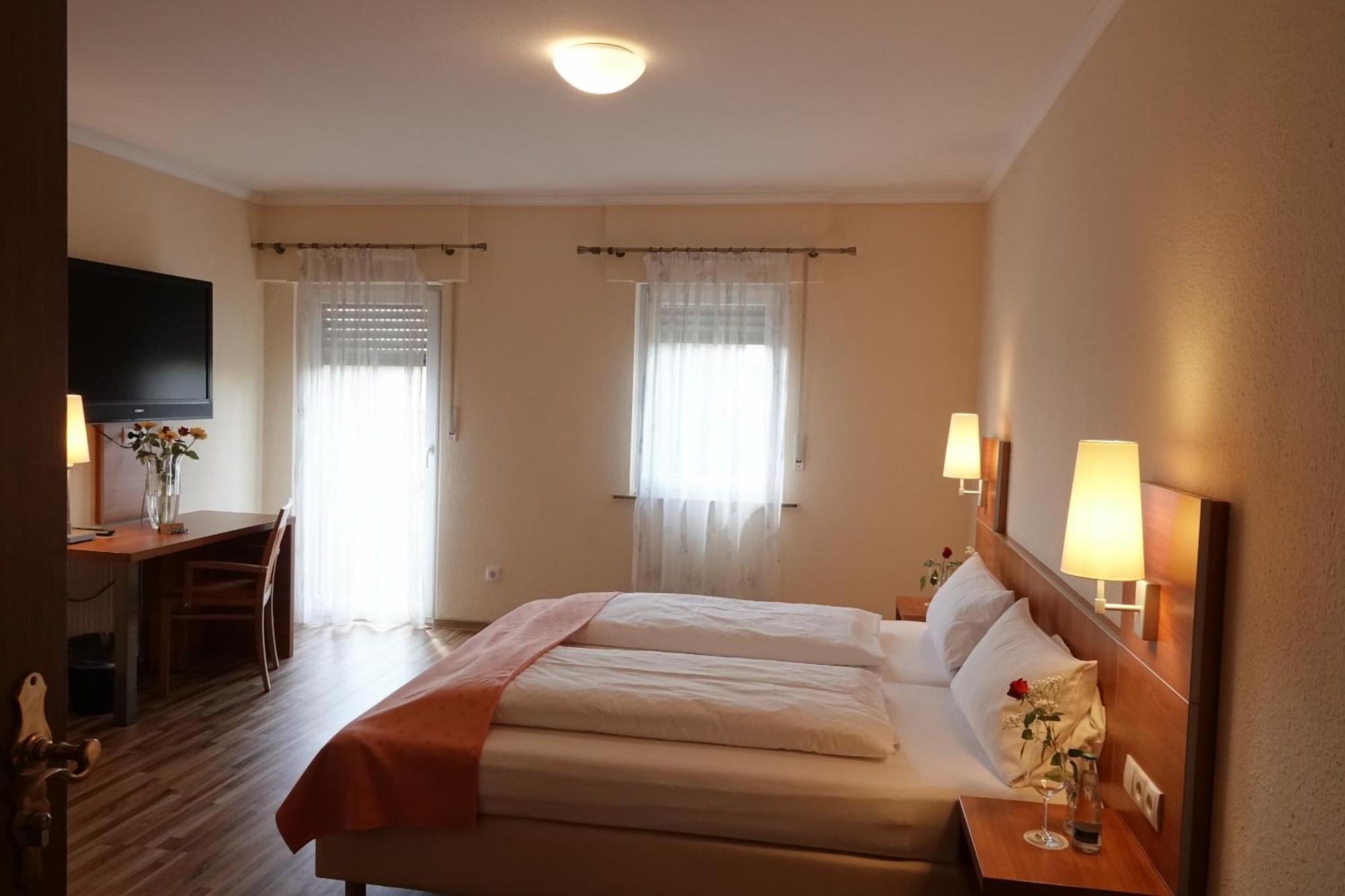 Hotel-Restaurant Zum Kirschbaum Rottendorf Экстерьер фото