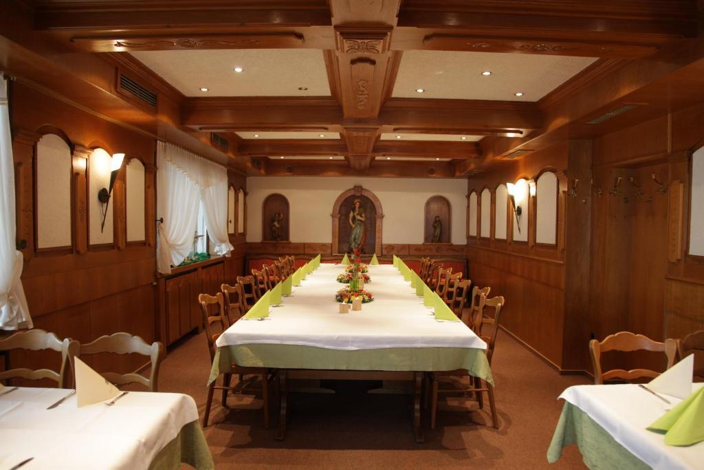 Hotel-Restaurant Zum Kirschbaum Rottendorf Экстерьер фото