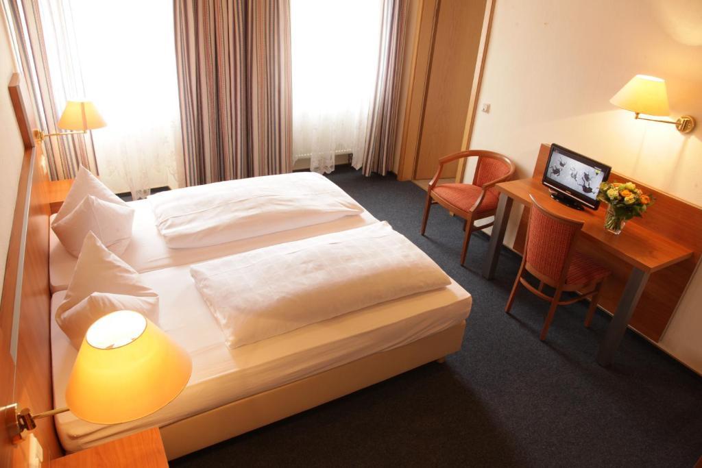 Hotel-Restaurant Zum Kirschbaum Rottendorf Экстерьер фото