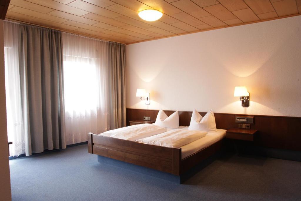Hotel-Restaurant Zum Kirschbaum Rottendorf Экстерьер фото