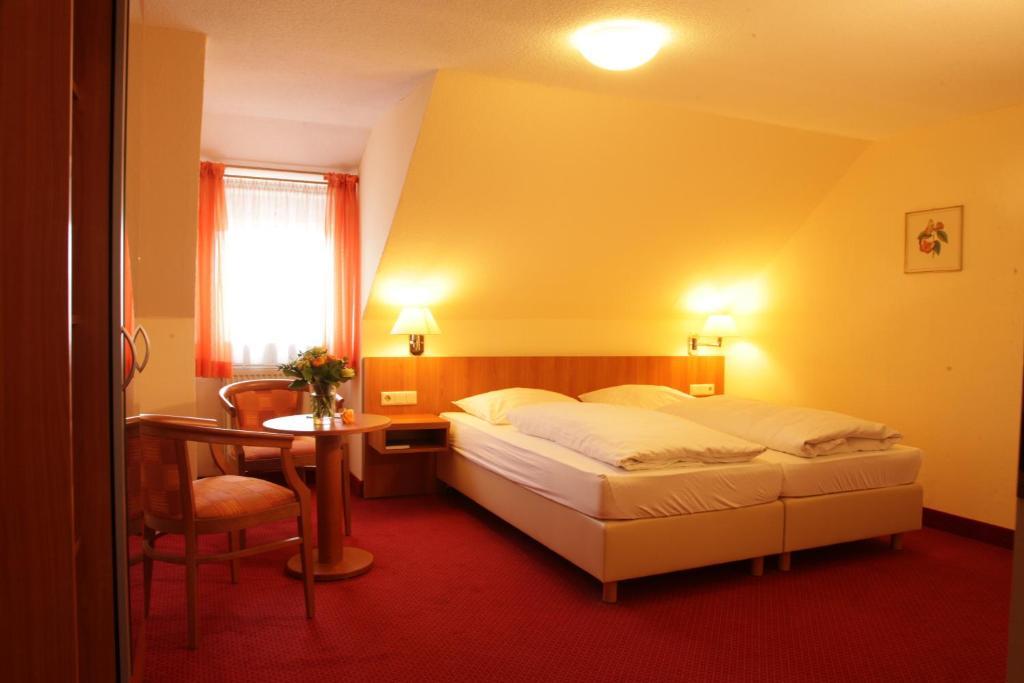 Hotel-Restaurant Zum Kirschbaum Rottendorf Экстерьер фото